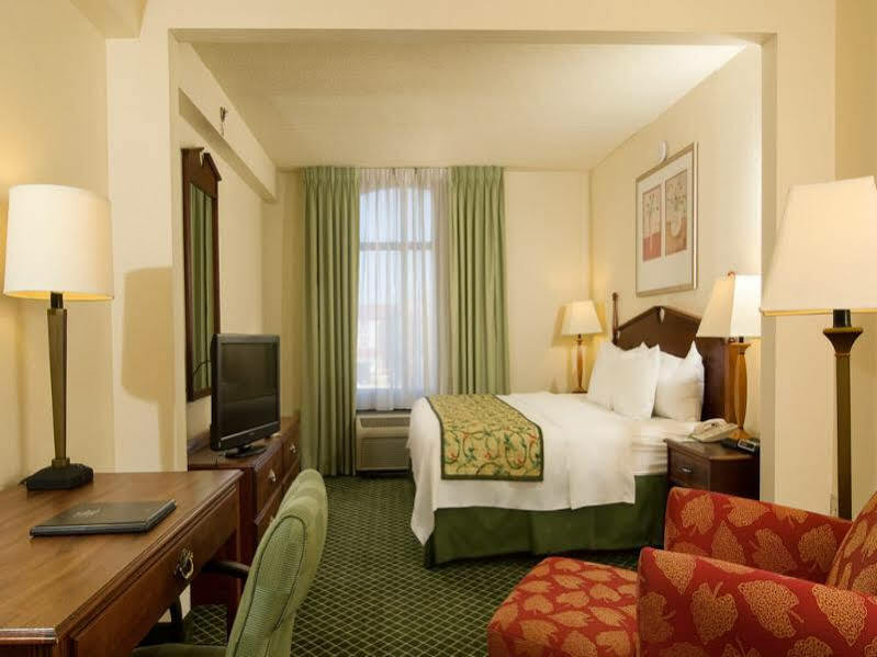 Fairfield Inn And Suites Atlanta Airport South/Sullivan Road College Park Esterno foto